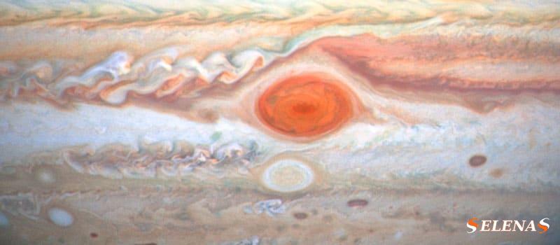 Красное пятно Юпитера: факты о великой юпитерианской буре