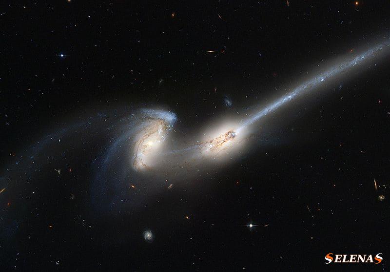 Галактические столкновения и слияния