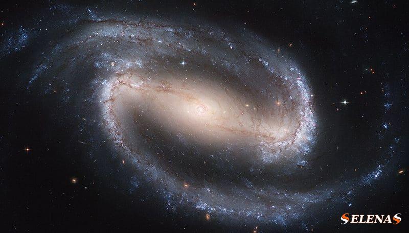 NGC 1300 (спираль с перемычкой)