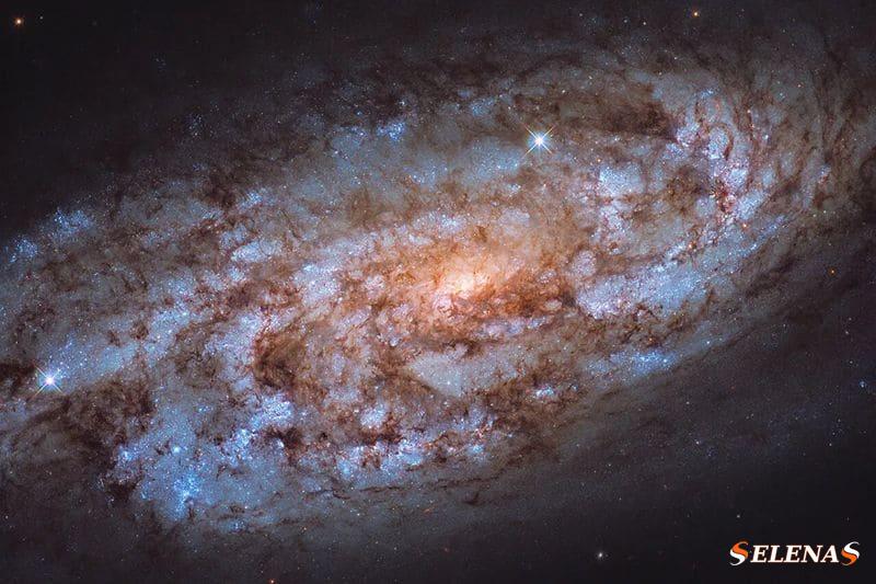 Галактика NGC 1792, вид с помощью космического телескопа Хаббл.